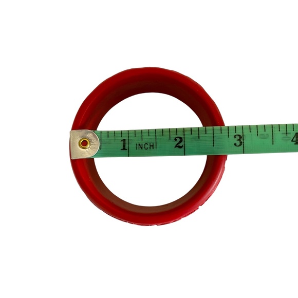 Elegant Red Carved Bracelet - Picture 5 of 5